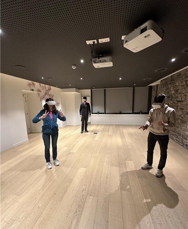 Student_virtually_exploring_a_Communication_Satellite_article